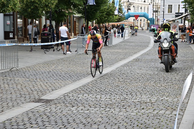 通过分析一 通过分析一